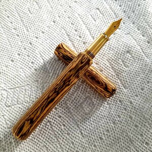 Becote 2 pen - Apollo Fountain.jpg