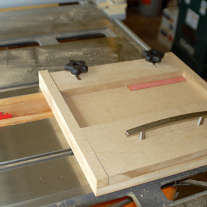 Veneer cutting jig