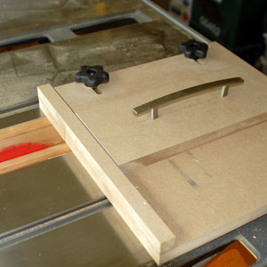 Veneer cutting jig