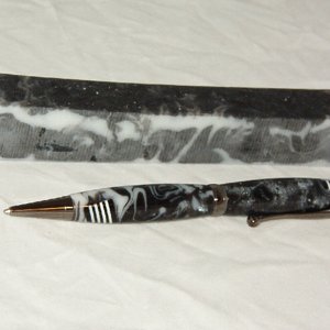 Black & White Swirl w- striped beads