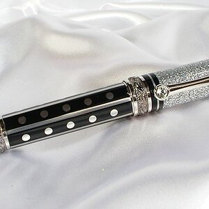 Bash 2024 segmented black and silver pen closed #1 good..jpg  for Bash contest 2024.jpg