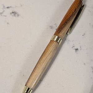 Love the grain on this yew pen