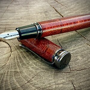 #0612 - Crosscut Padauk Magnetic Fountain Pen 2024-07-01 004 (2560x1920).jpg