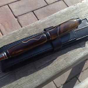 Celluloid Cigar pen with black details