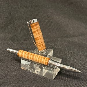 DK RB Curly Maple 4.jpg