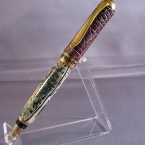 Glitter fill gator pen