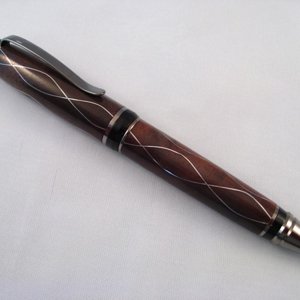 First aluminum segmented pen