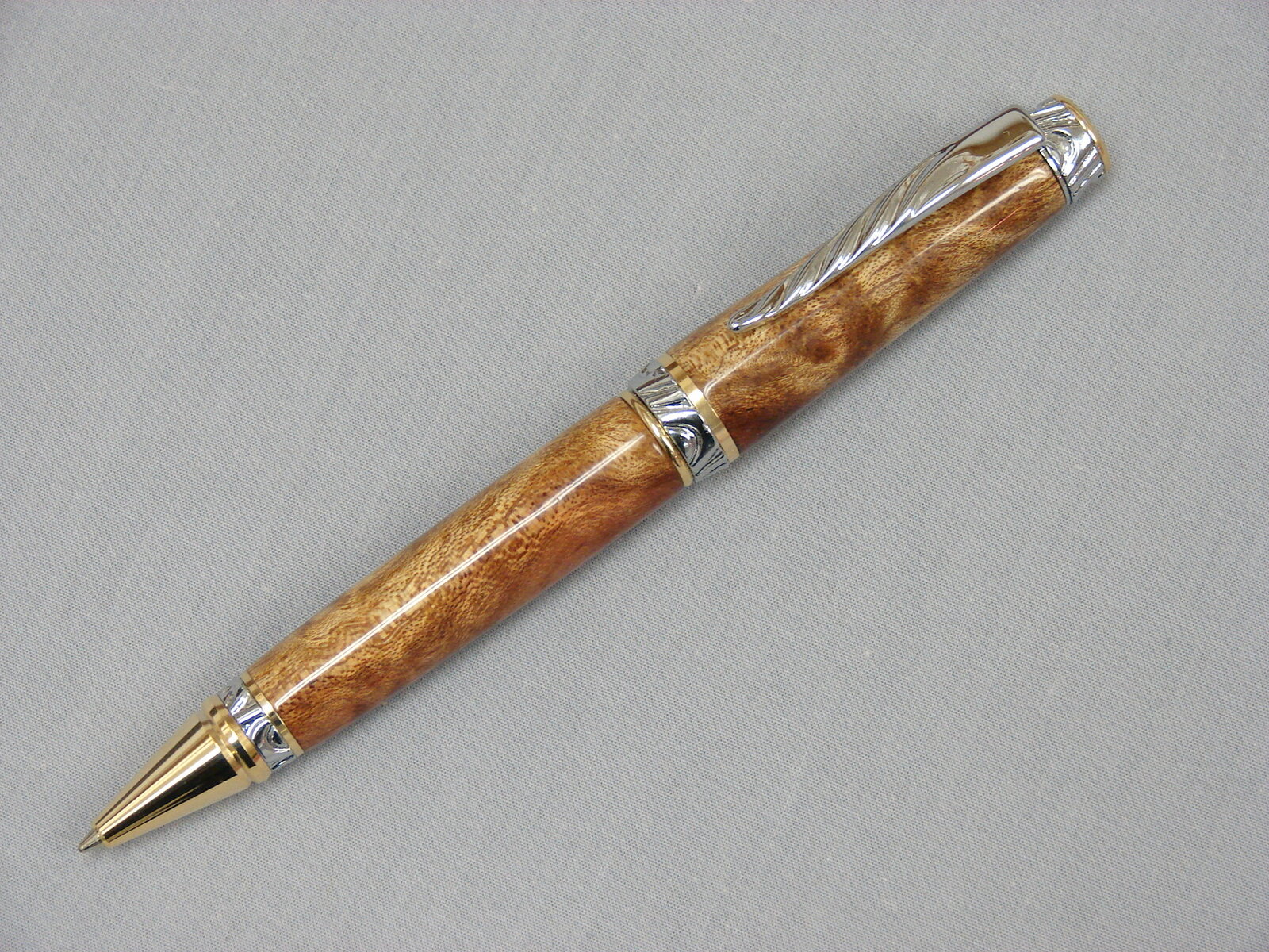 #1B - Ultra Cigar Ballpoint with Bubinga.JPG