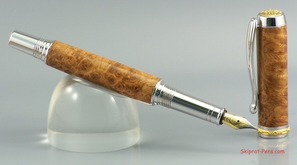 A pretty wood pen by Lou
