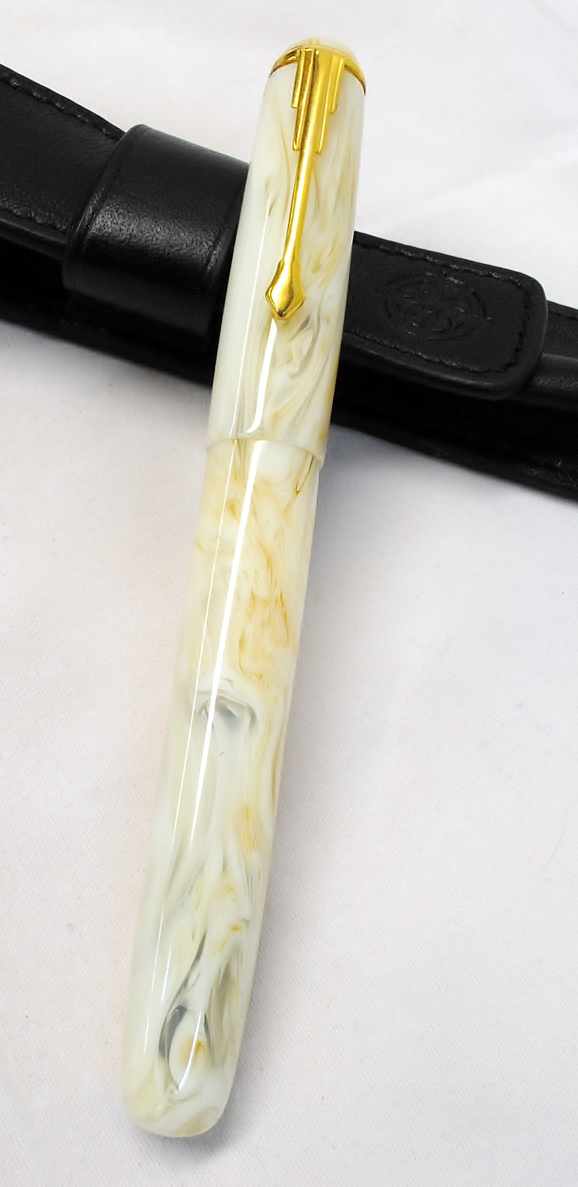 Alabaster Italian Resin on Kitlless