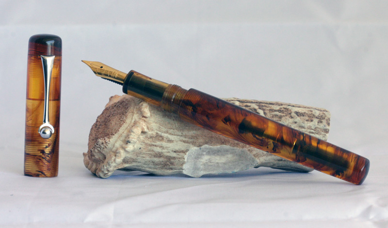 Amber Kitless Pen