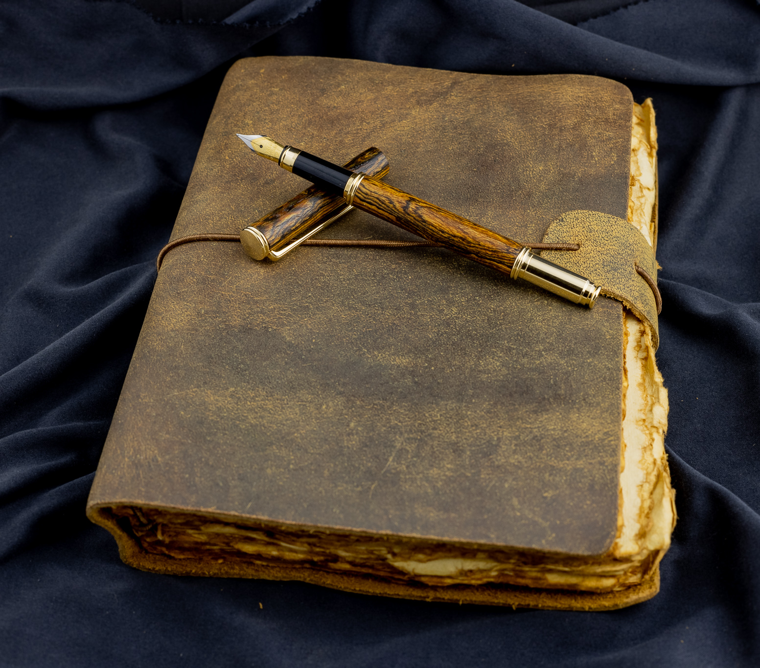 Artisan Fountain Pen - Bocote Wood Gold-2.jpg