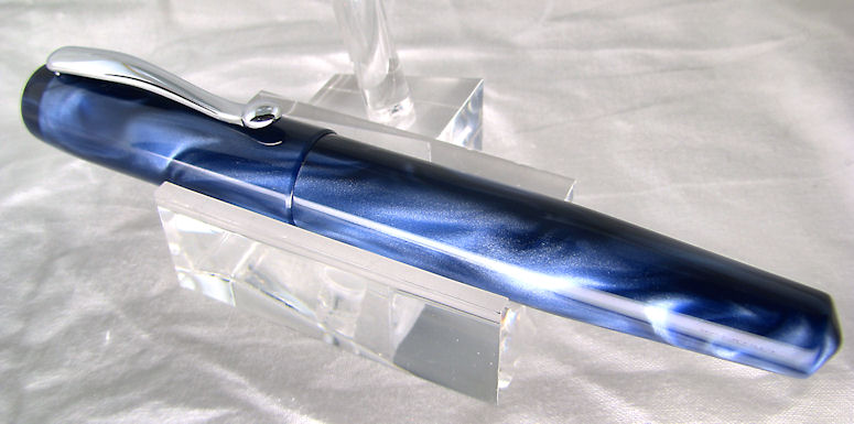 "Axia" in Steel Mist - med - Closed