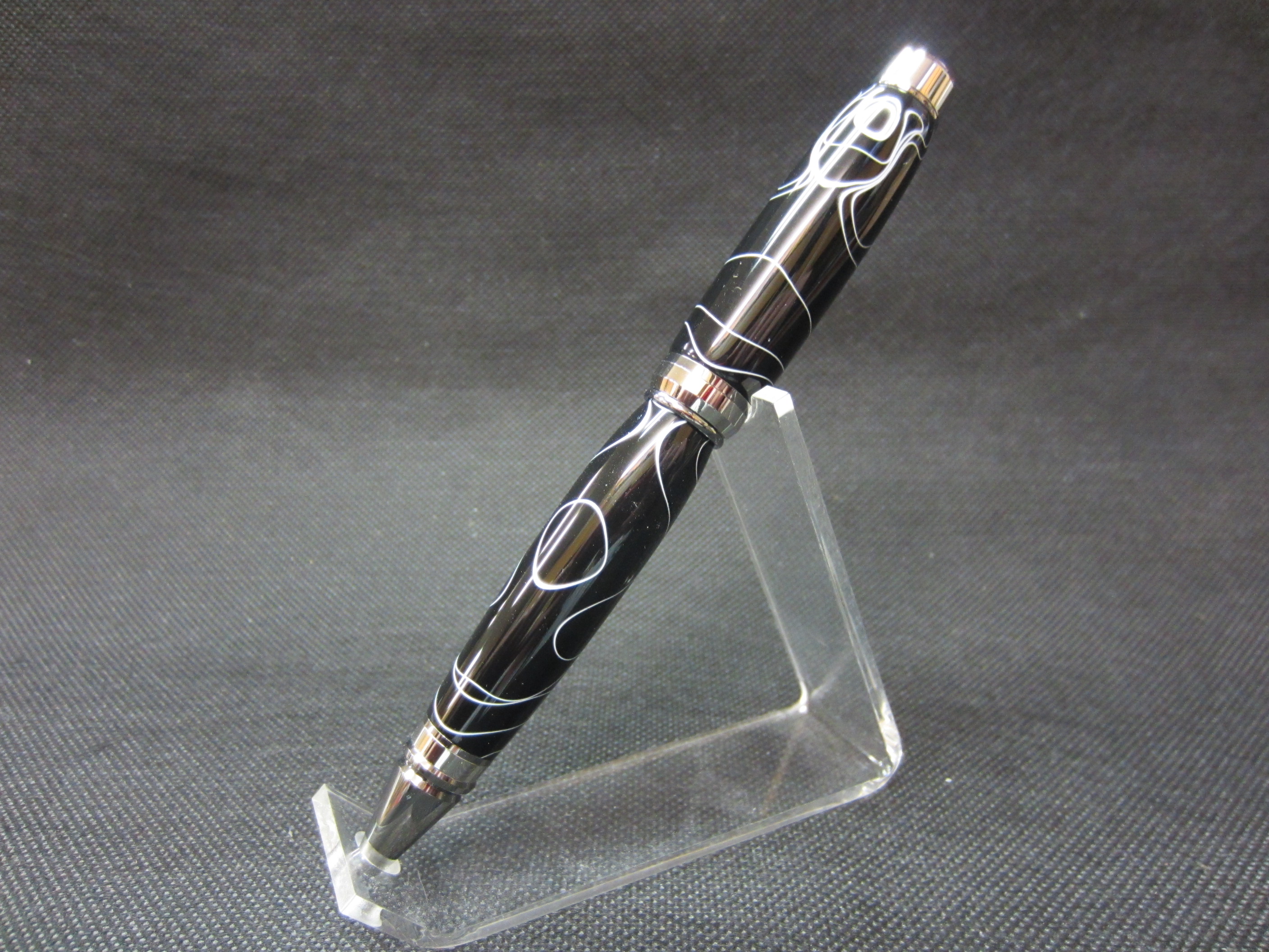 Bl Ti-Pl Cigar in White lighting