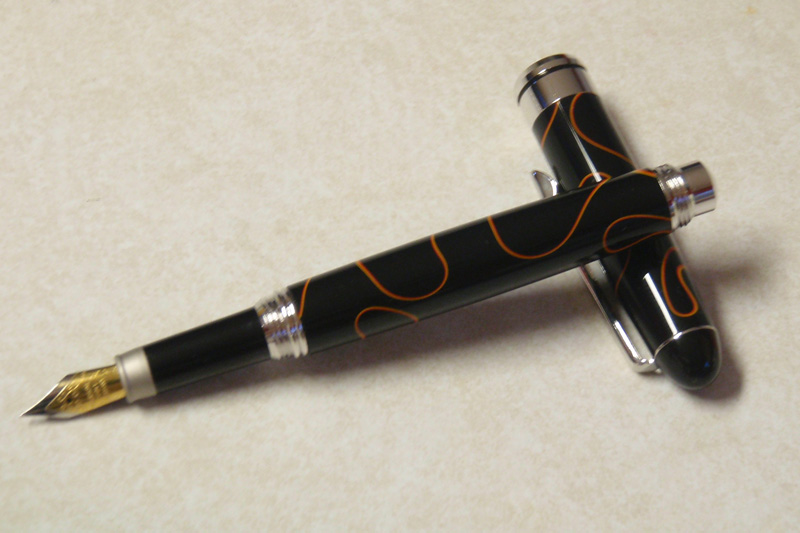 Black acrylic streamline roundtop fountain pen