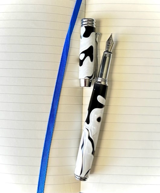 black and white founain pen 2.jpg