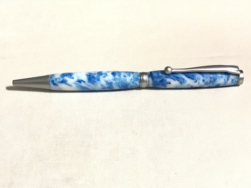 Blue and White resin pen