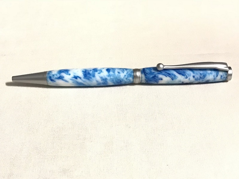 Blue and White resin pen