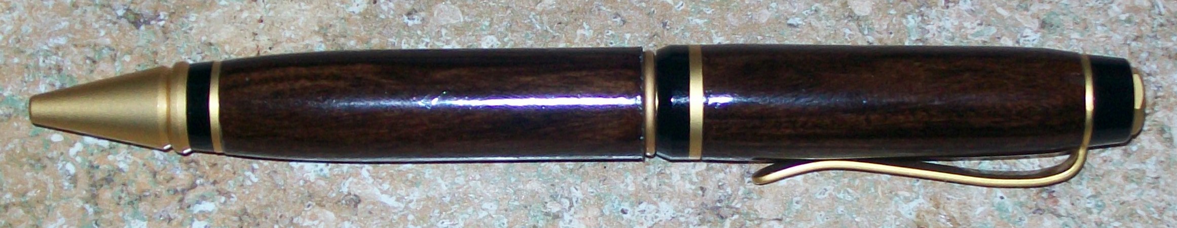 Bolivian Rosewood cigar with fixed finish