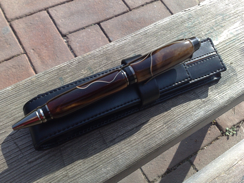 Celluloid Cigar pen with black details