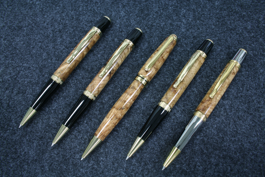 Christmas Pens in Feathered Oak