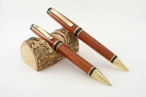 Cigar pen and pensil set.