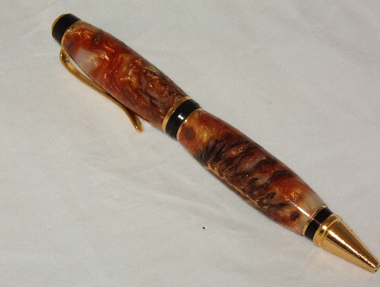 Cigar Pen in pinecones