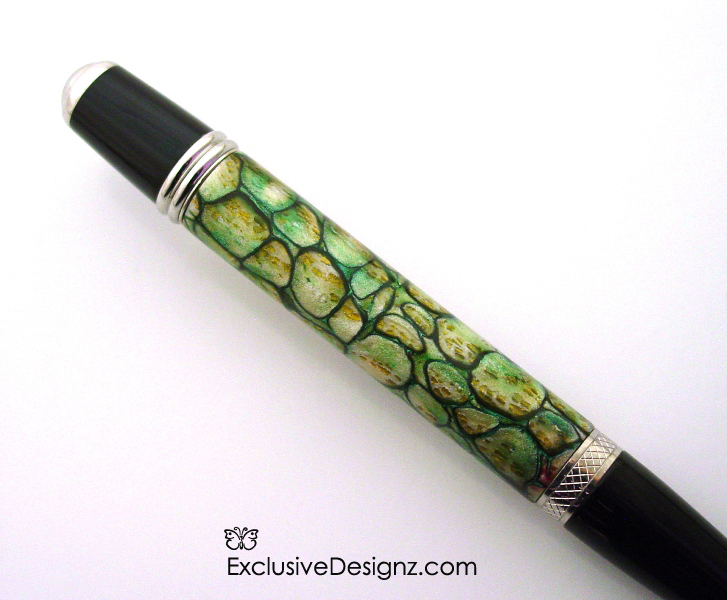 Close up on the Dragon Scale Pen