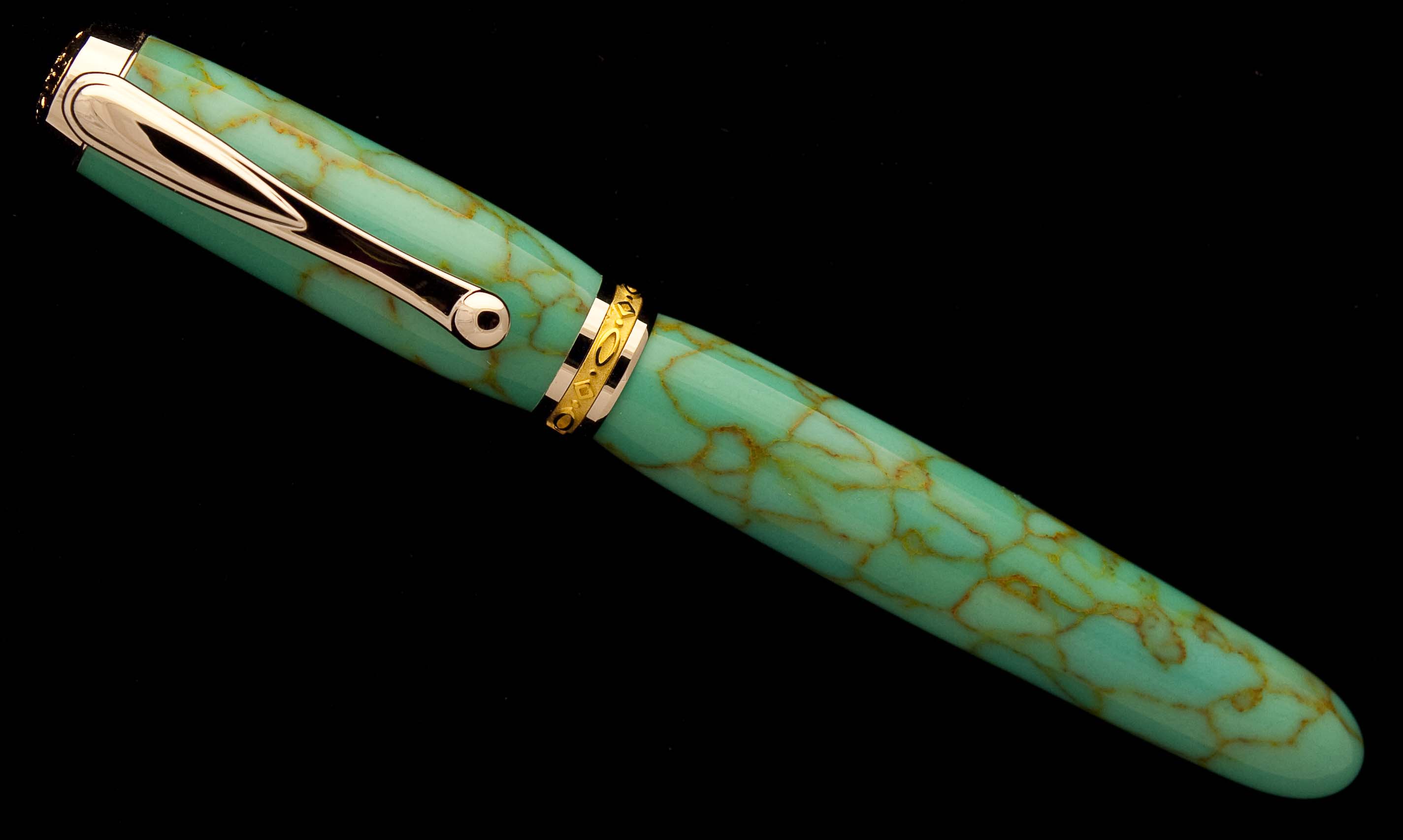 Closed End Kingsman Turquoise Jr. Statesman Fountain Pen