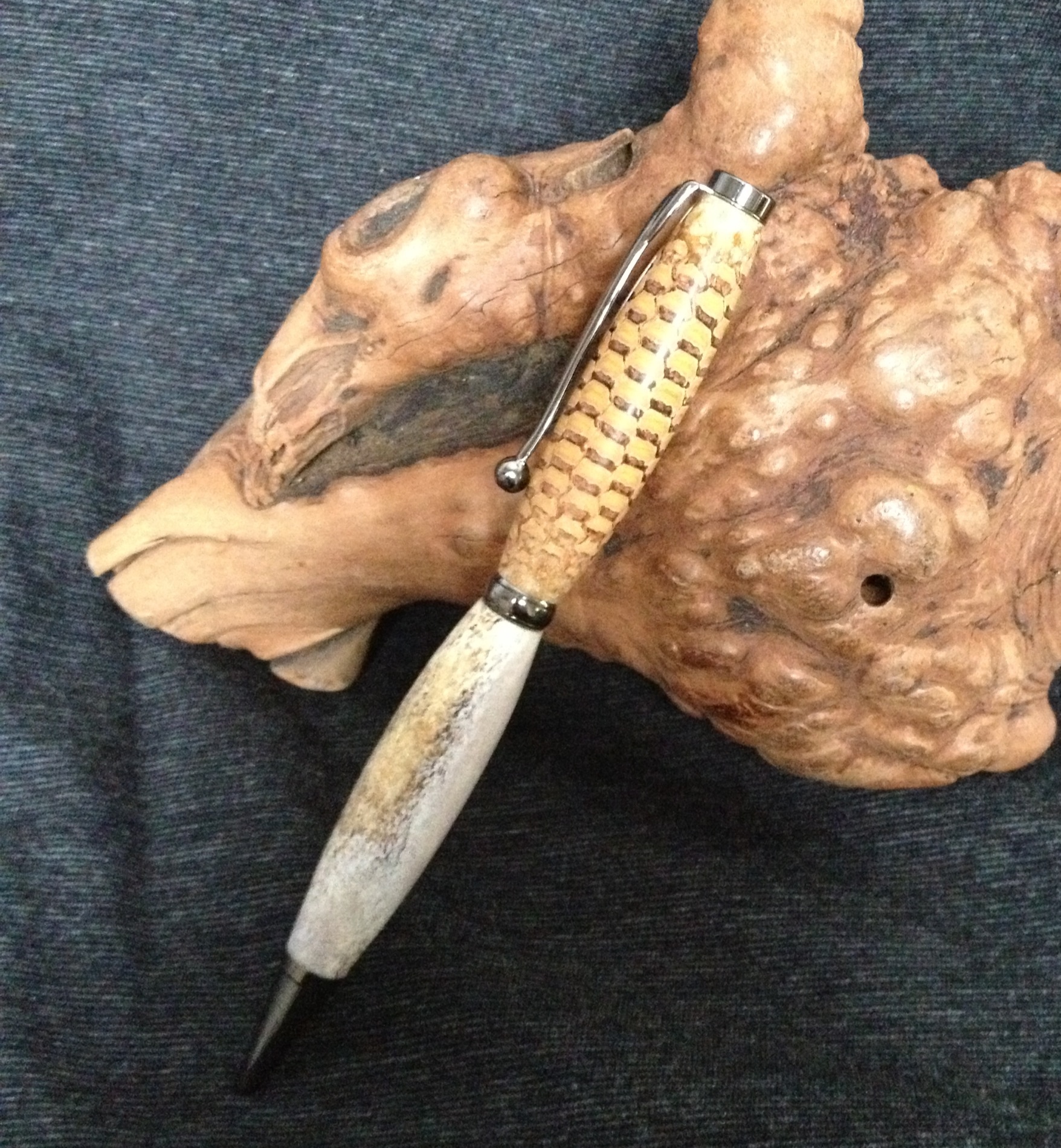 Corn cob with antler slim