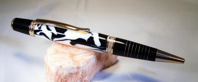 Cowhide Sierra Pen