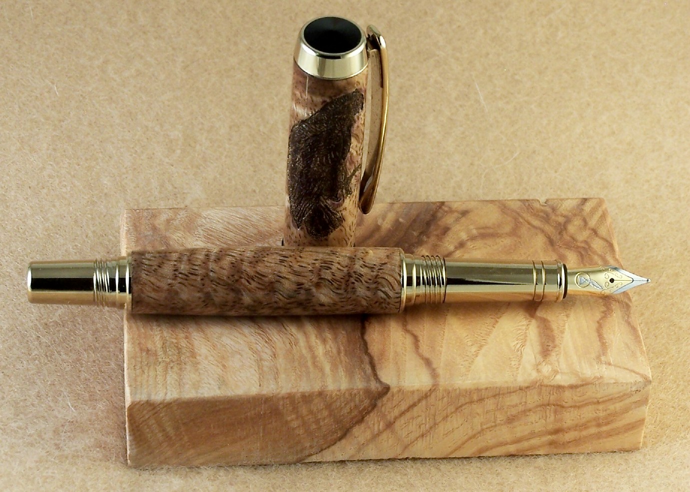 Curly Mango Parrot Head Pen