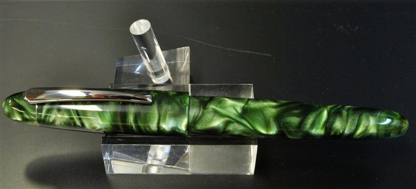 Custom Green and Black Pearl Fountain Pen