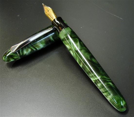 Custom Green and Black Pearl Fountain Pen