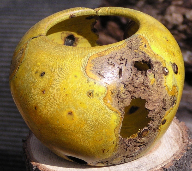 Dif.view of small agarita bowl