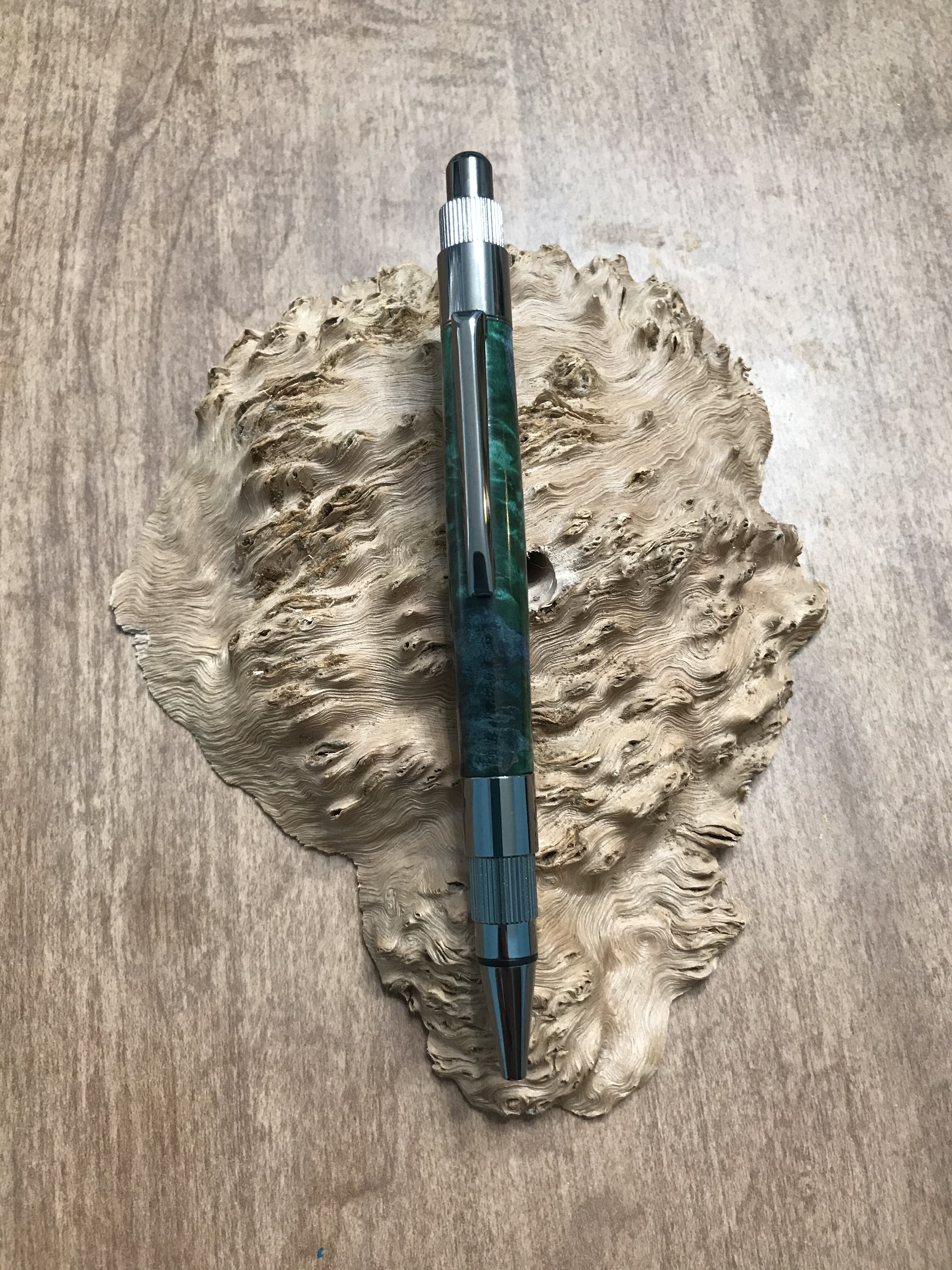 Double Dyed Spalted Curly Maple on a Stratus Gun Metal Click Pen