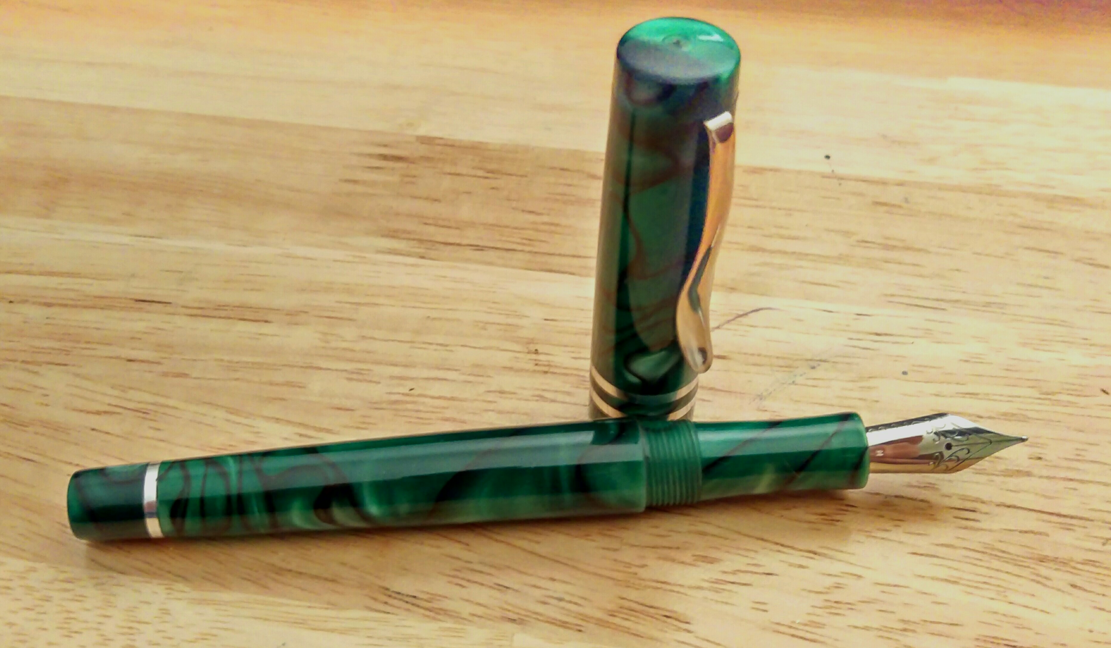 Emerald Swirl bespoke fountain pen