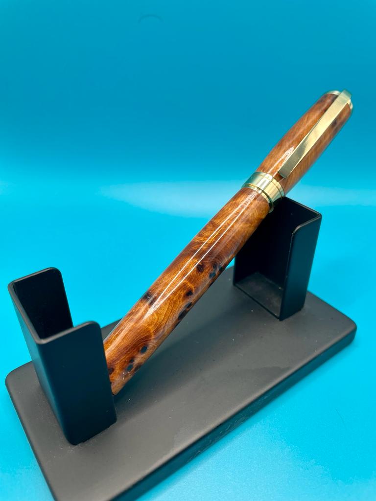 Executive fountain pen