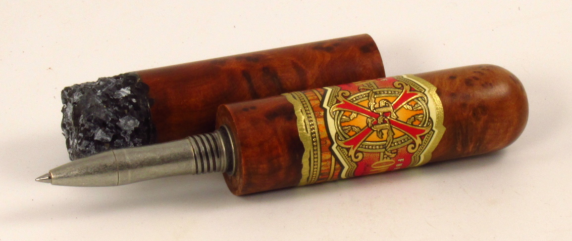 Faux Cigar Pen - Opus X - Cap Off  121822.JPG