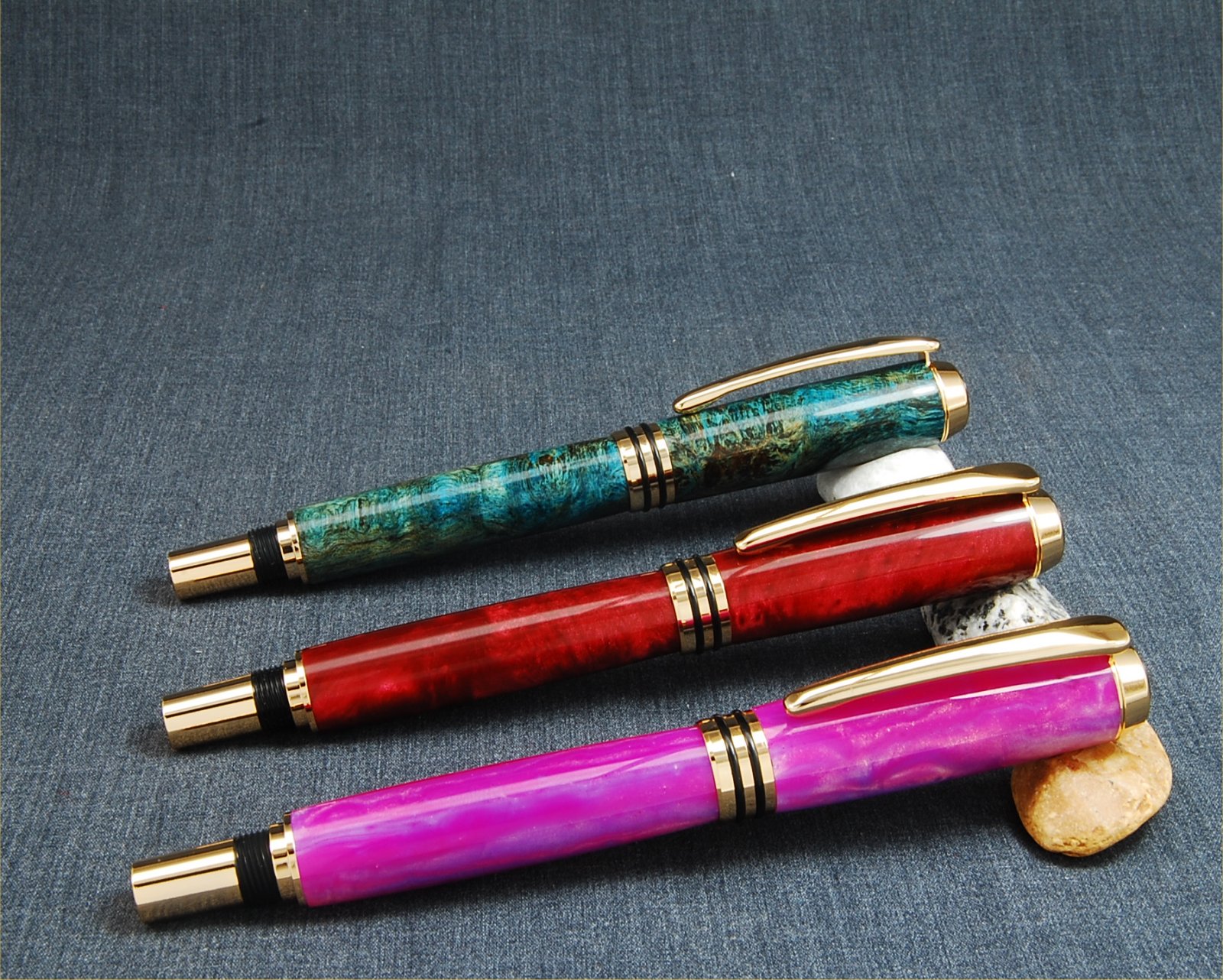 Final pens of 2011 (playing catch-up on showing off)
