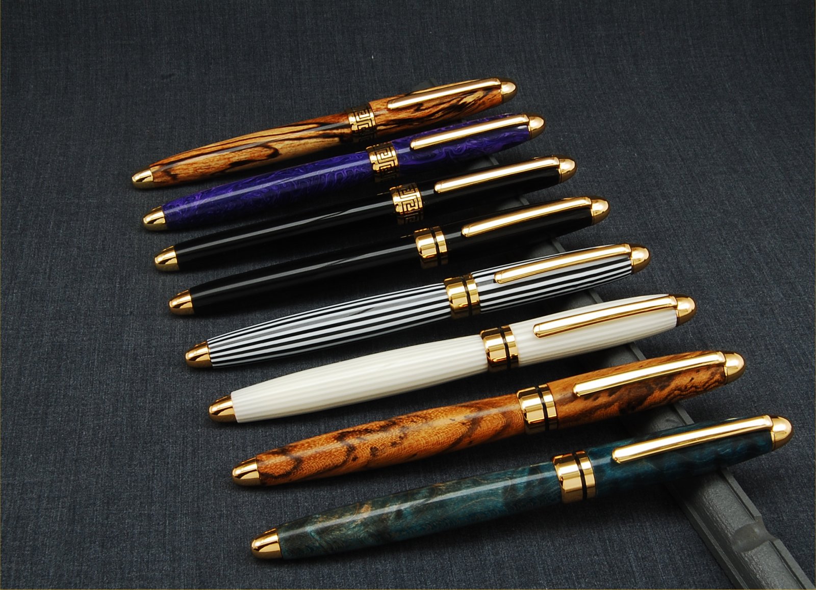 Final pens of 2011 (playing catch-up on showing off)