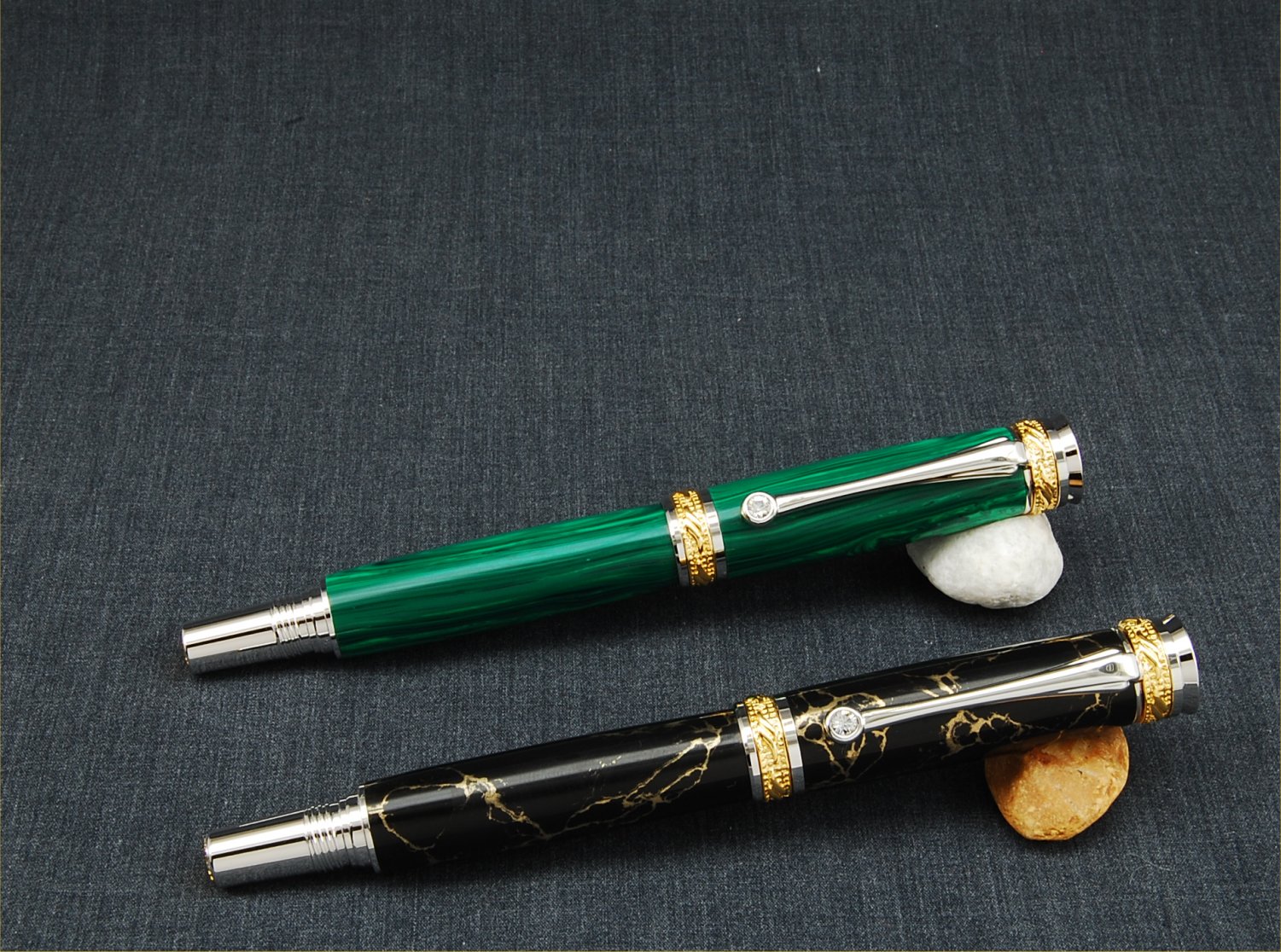 Final pens of 2011 (playing catch-up on showing off)