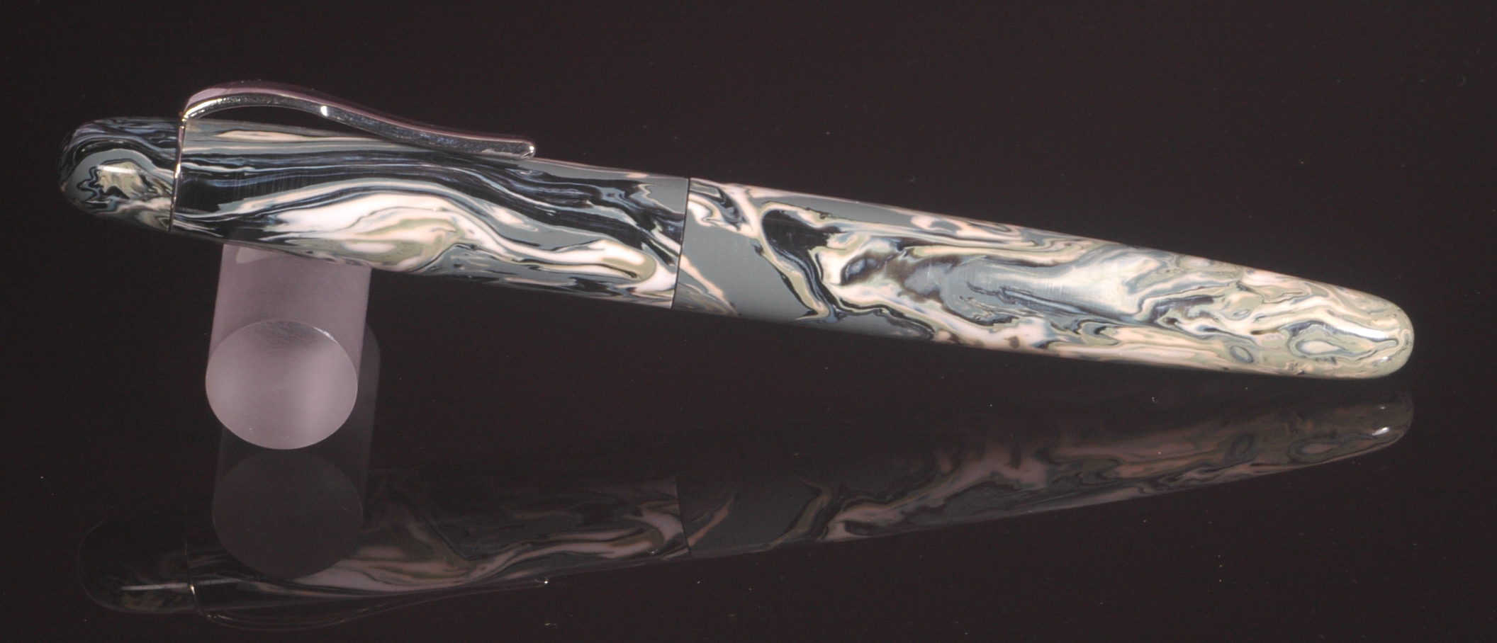 Fosfor Pens - Polyester Resin Fountain Pen