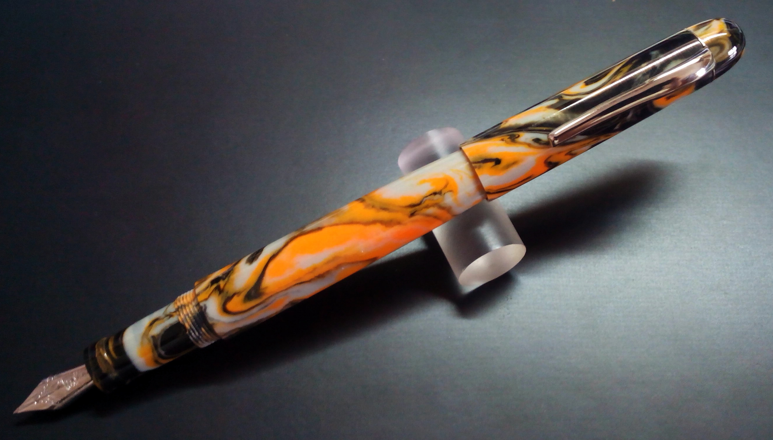 Fosfor Pens - Polyester Resin Fountain Pen