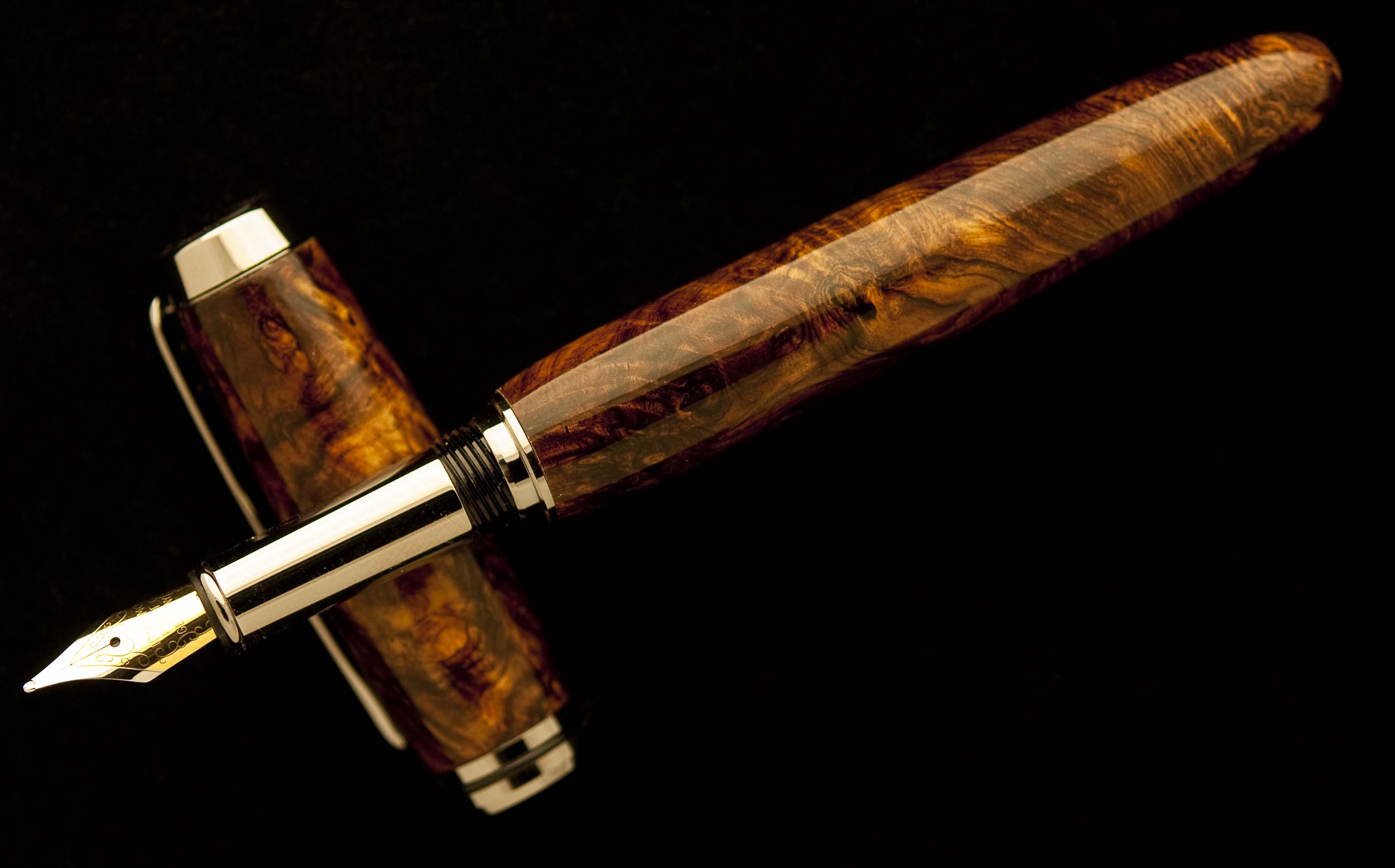 Honduran Rosewood Burl Closed End Navigator