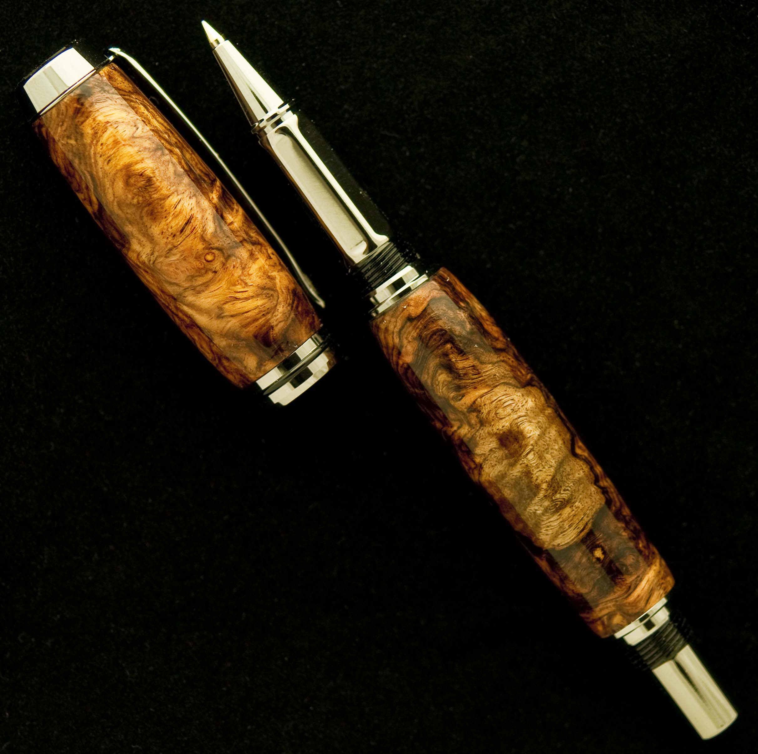 Honduran Rosewood Burl on Navigator