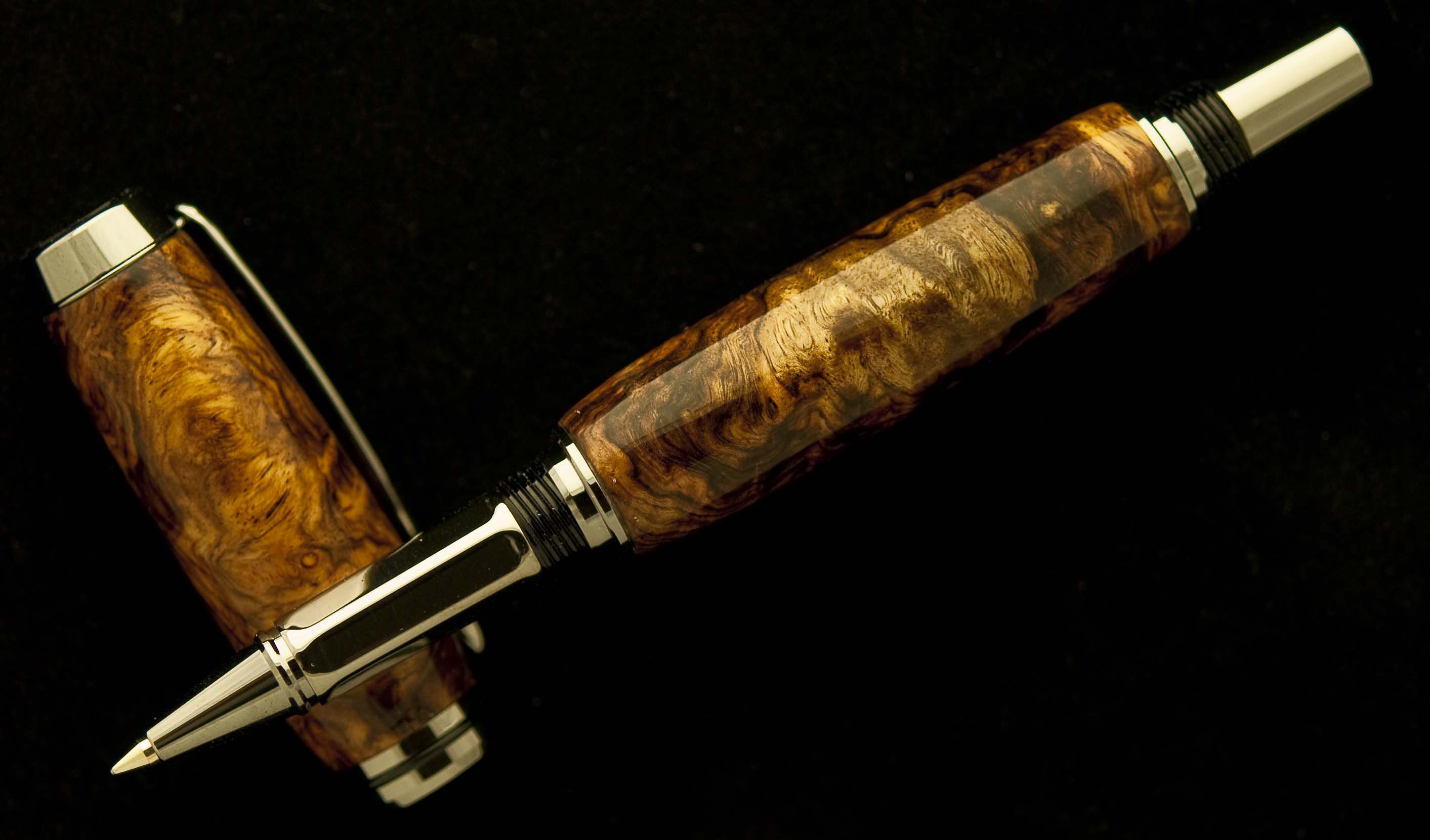 Honduran Rosewood Burl on Navigator