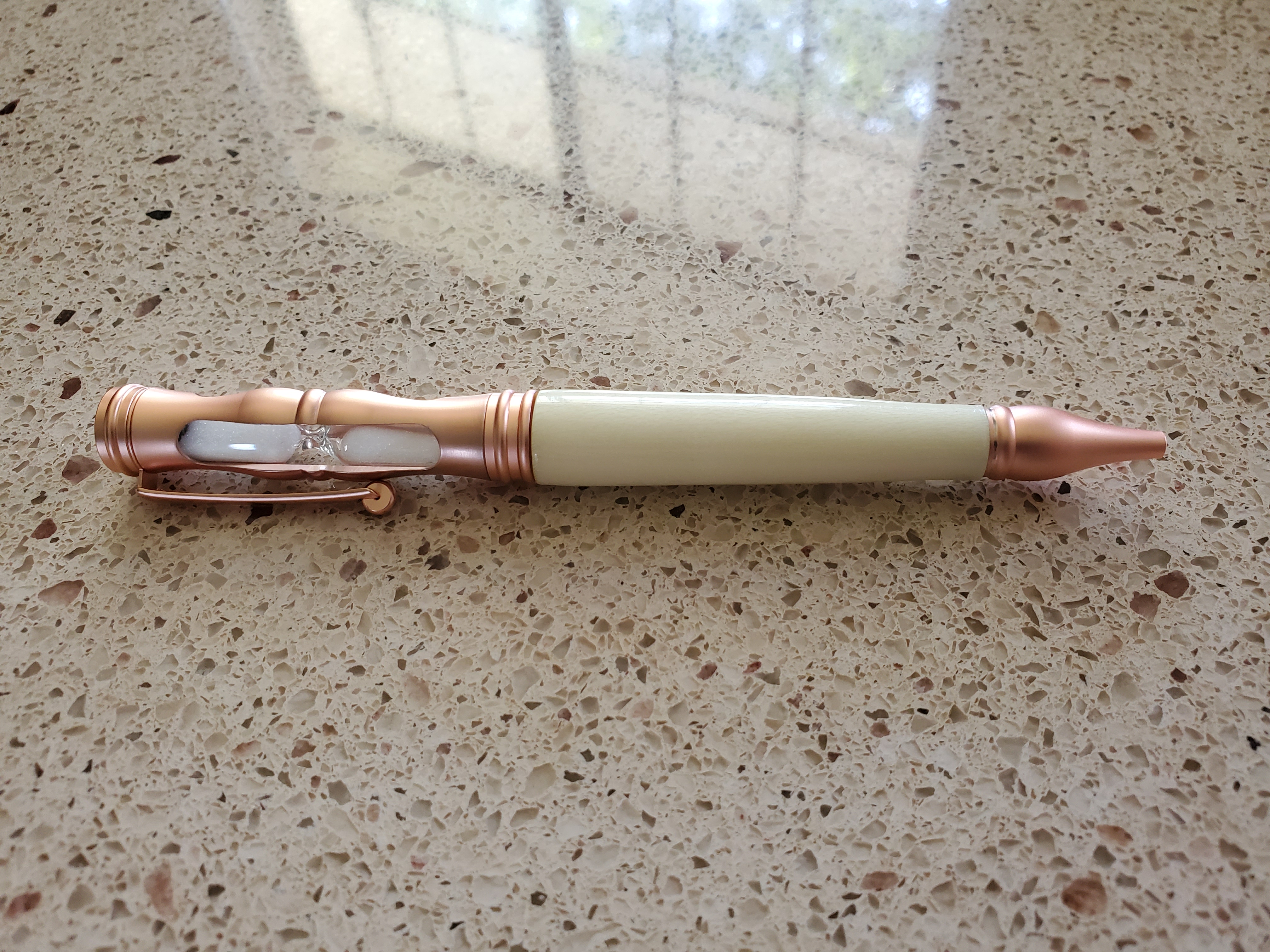 Hourglass Pen