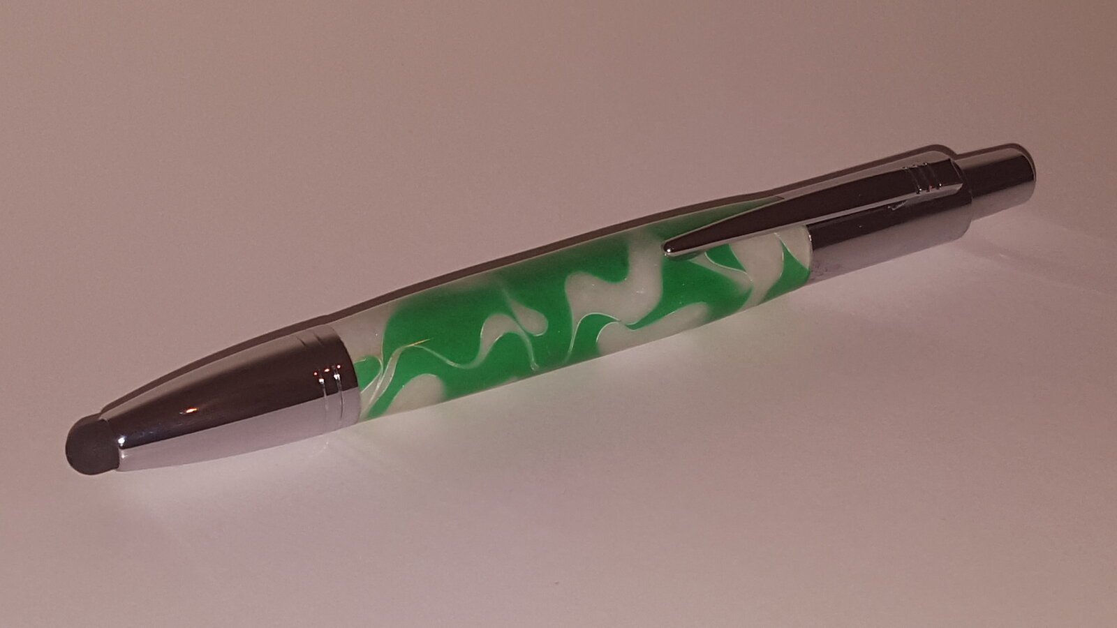 Manhatten Stylus Green Ribbon Candy.jpg