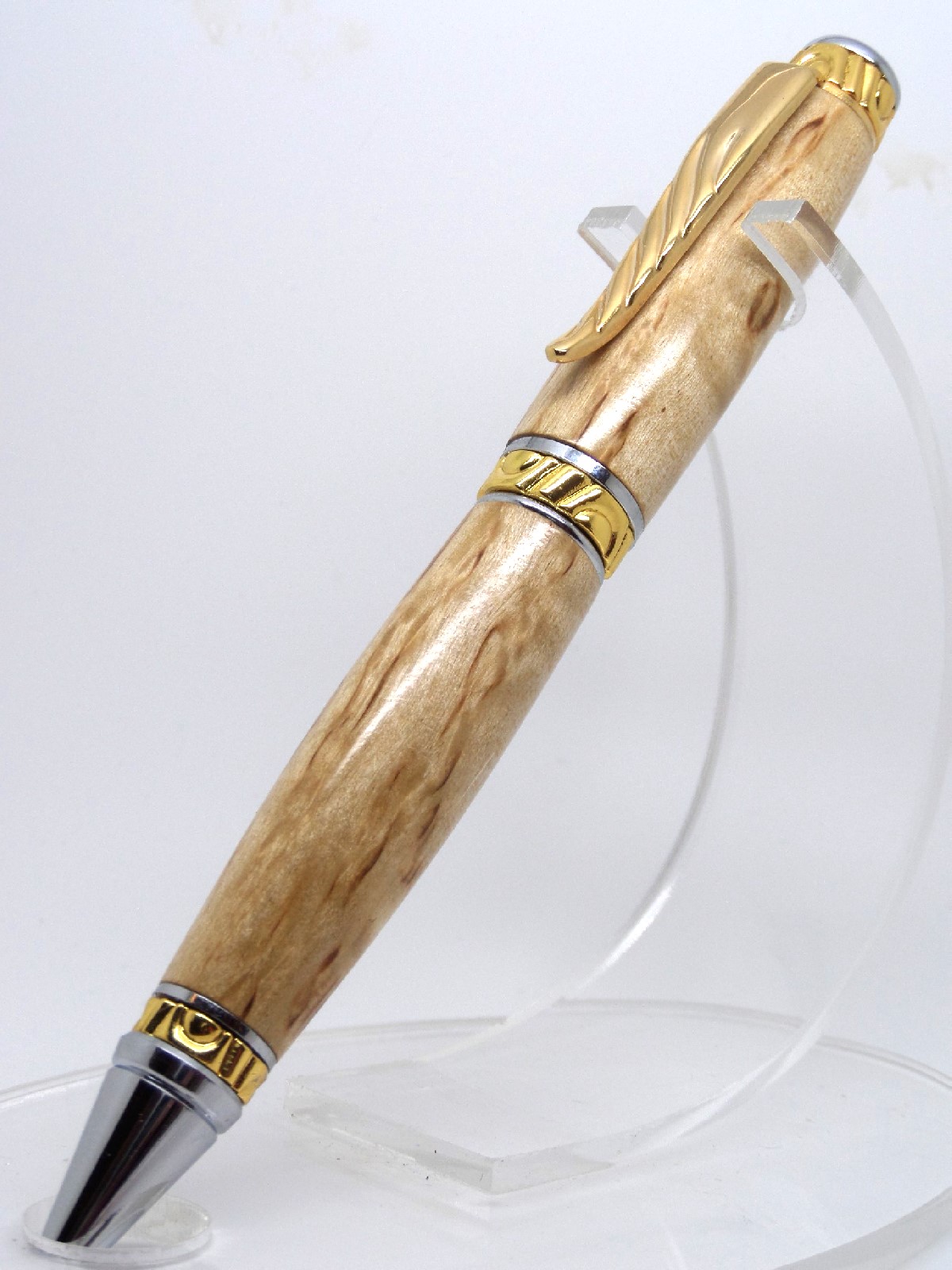 Masur birch and a segmented design cigar pens